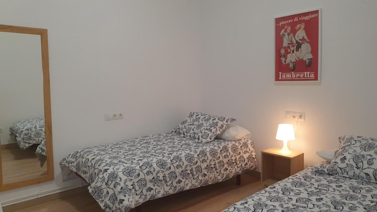 Apartamento Nuevo En Terrassa Centro Exterior photo